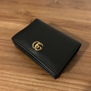 Gucci Women's Black Leather Card Case Wallet AUTHENTIC (Like New) Gold Double G